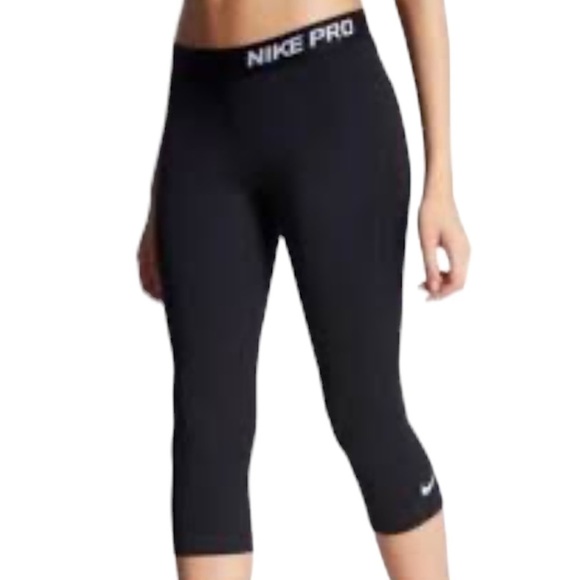 Nike pro cropped black smooth cropped  leggings Sz M - Picture 1 of 13